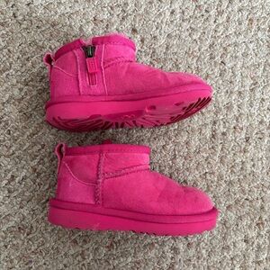 UGG Classic Ultra Mini Toddler Boots - Size 8